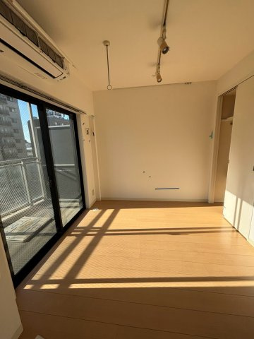 レジディア市谷薬王寺の居間・リビング