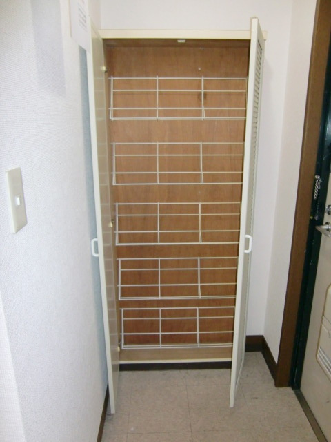 ドミールＹ・Ｍの玄関