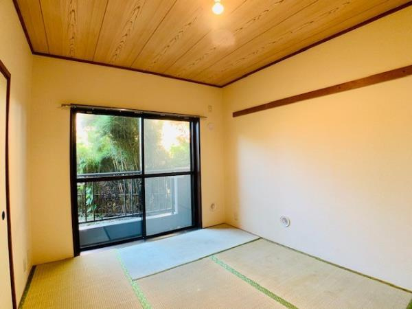 ヒルハイツ妙蓮寺の居間・リビング