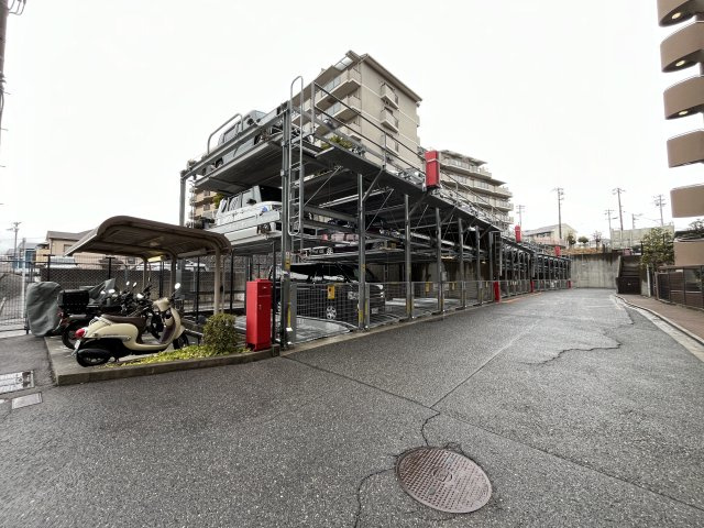 東急ドエル・アルス明石朝霧台【分譲賃貸】の駐車場