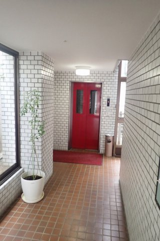 シャンボール小石川のエントランス