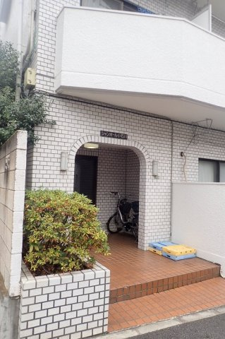 シャンボール小石川のエントランス