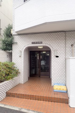 シャンボール小石川のエントランス