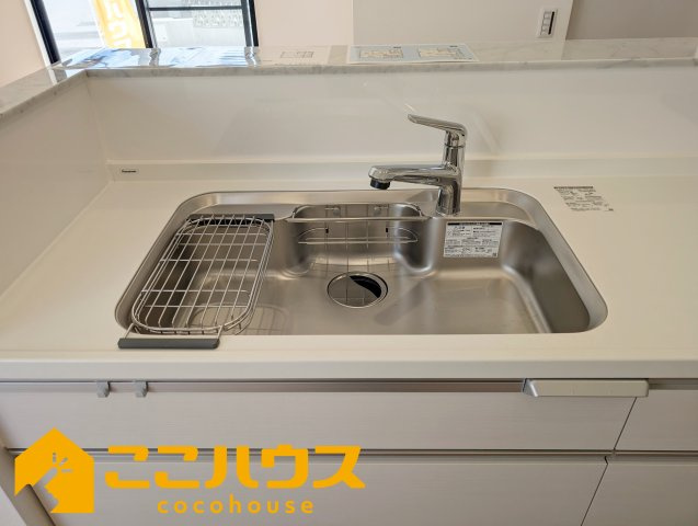 西原町我謝　RC住宅　新築戸建て　全3棟　C号棟のキッチン|洗い物のしやすいワイドシンク

