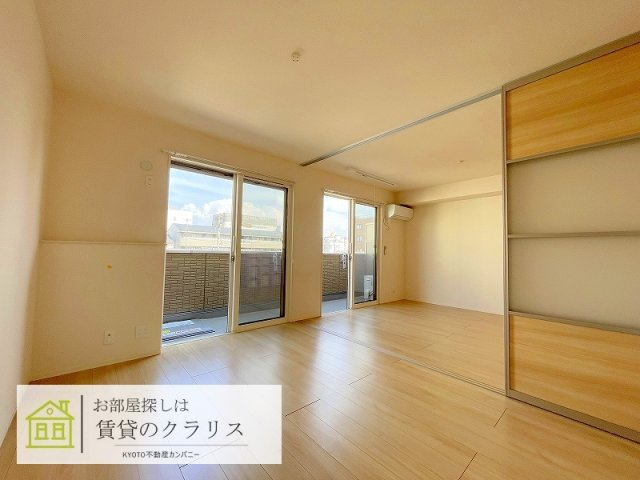 グランソレイユ西院A棟