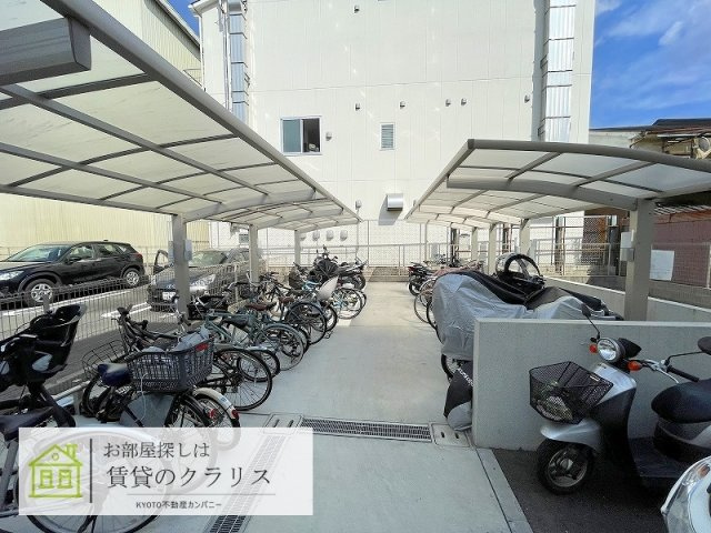 グランソレイユ西院A棟