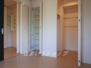 フローラル清水　Ｂ棟の設備|クローゼット