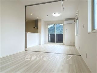メゾン・ド・シェリⅠの居間・リビング