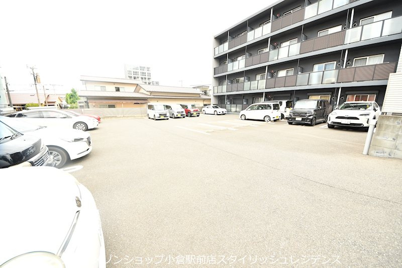 サンクレシア原町別院の駐車場