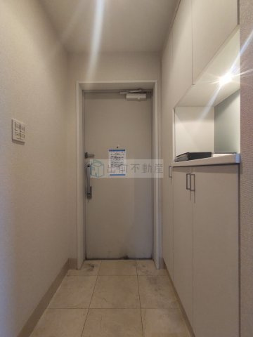 豊島区雑司が谷１丁目の賃貸マンションの玄関