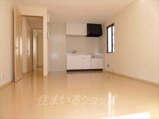 ディアコート壱番館の居間・リビング|エアコン付き