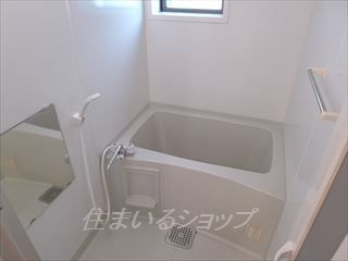 ディアコート壱番館の浴室|窓あり