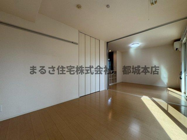 メゾンブランシェの洋室