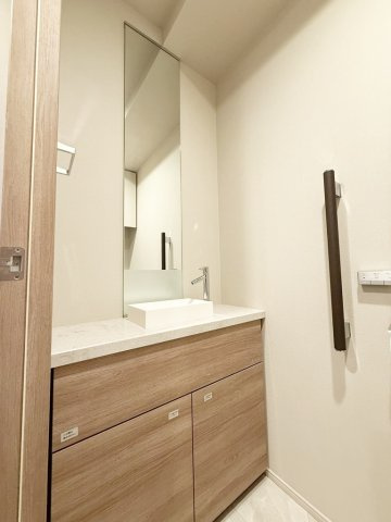 白金ザ・スカイ W棟のその他|トイレ手洗い場。家具や小物を消すAI 生成を含むため、実際とは異なる場合があります