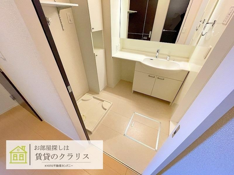 グランシャリオ西院の洗面所