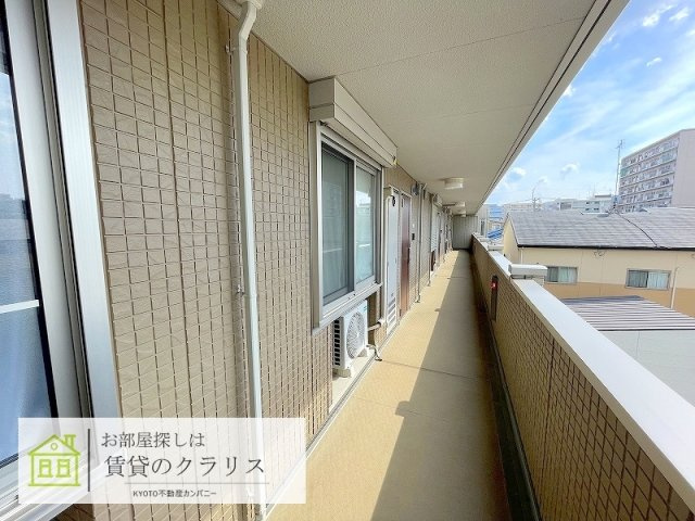 グランシャリオ西院