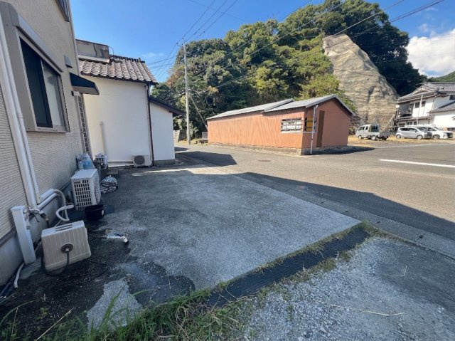 天草市牛深町　４LDK　2階建ての駐車場