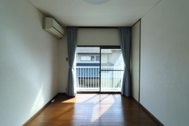 美原１丁目戸建ての子供部屋|２階洋室６帖・収納あり