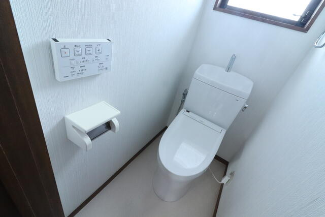 美原１丁目戸建てのその他|２階トイレ