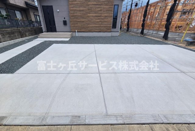 【その他】 | 浜松市中央区西ケ崎町 2期 新築一戸建て | ３台駐車可能です
