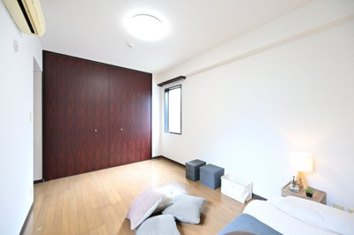 【洋室】 | ロイヤルアーバン駒場東大 | ※家具・小物はイメージです