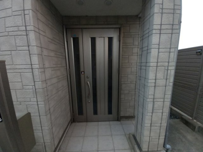 【玄関】 | 高槻市唐崎北貸店舗付き住宅