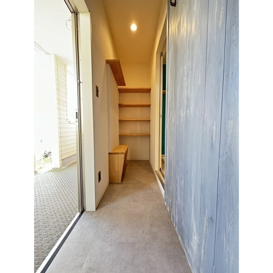 【玄関】 | ＬＡＩＤ ＢＡＣＫ ＴＥＲＲＡＣＥ
