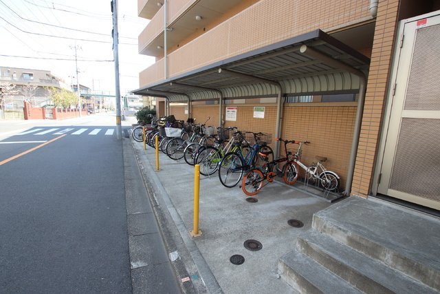 屋根付き駐輪場♪