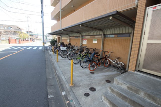 屋根付き駐輪場♪
