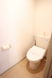 快適に使用できる温水洗浄便座です♪