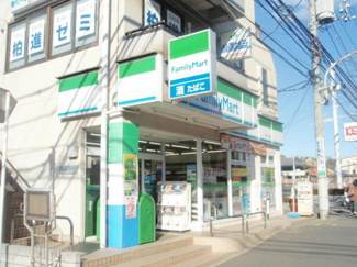 ファミリーマート 230m