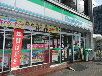 ファミリーマート 徒歩15分。コンビニ 1170m
