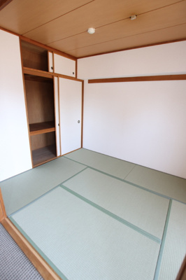 ★気持ちゆったりの和室6帖★