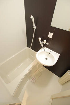 ★バス・トイレ別で使いやすいバスルーム★