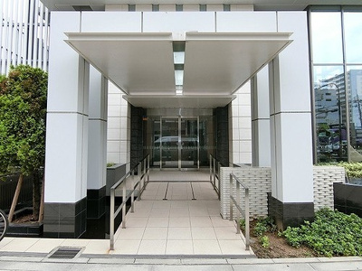 【エントランス】 | ブランズタワー南堀江 | エントランス　※前回募集時／２０２０年７月の写真