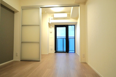 【居間・リビング】 | アーバネックス蔵前レジデンス | ※写真は同タイプ住戸です。