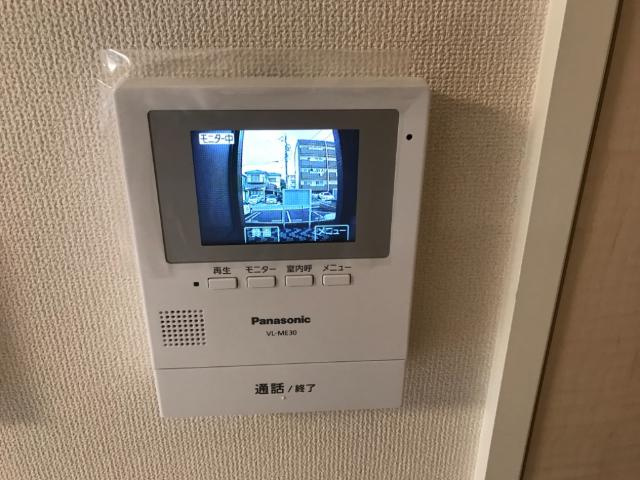 クワイエットプレイスⅢの内装|カメラ付インターホン