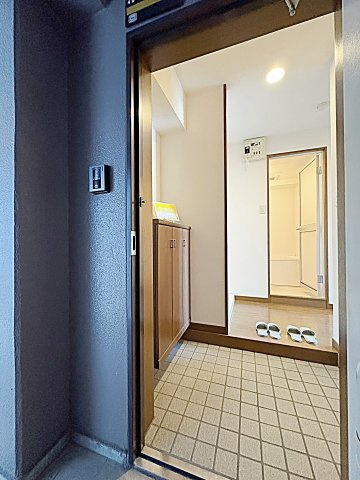 ＷＥＳＴ１の玄関