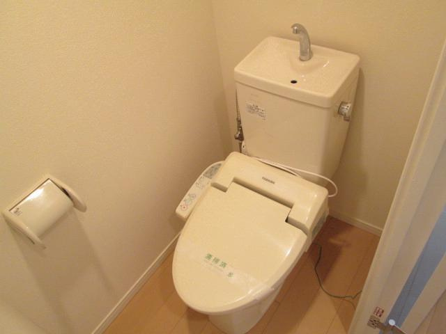 リヴィエールランド　オランジュのトイレ|洗浄便座付き