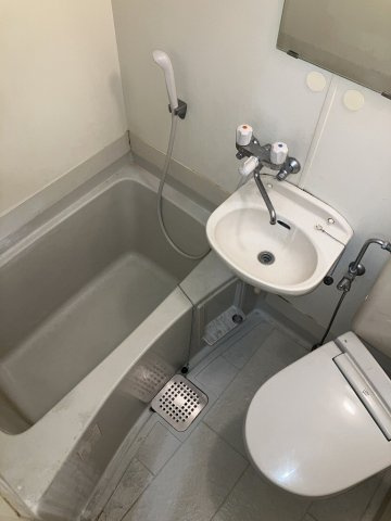 第二丸忠ビルの浴室