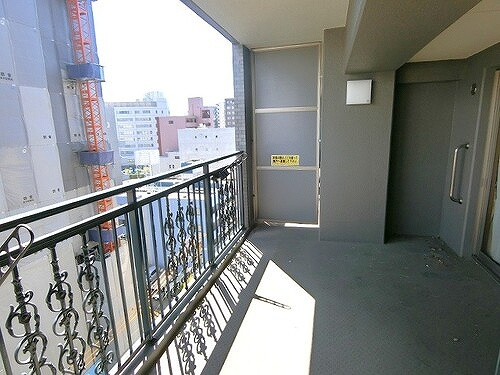 サンシティ宝町のバルコニー|南向きバルコニー　※内装工事前