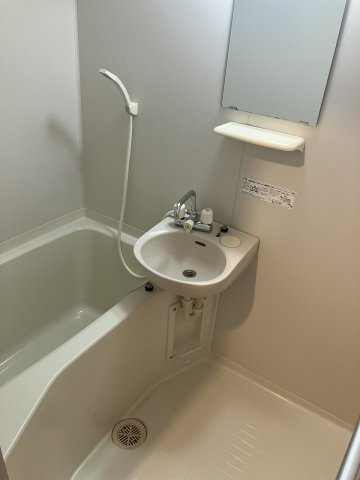 高円寺スルーエの浴室