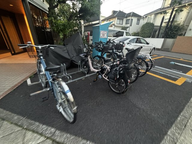 ＩＳＭ経堂の駐車場