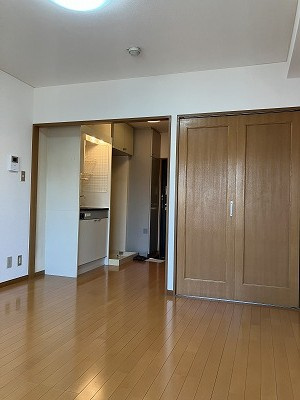 リズ松ヶ丘の居間・リビング