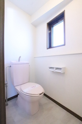 ★窓のある明るいトイレスペース★