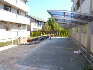 屋根付き駐輪場