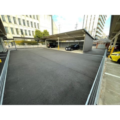 吉津町ガレージの駐車場|お問い合わせは美濃善不動産駅前店へ！