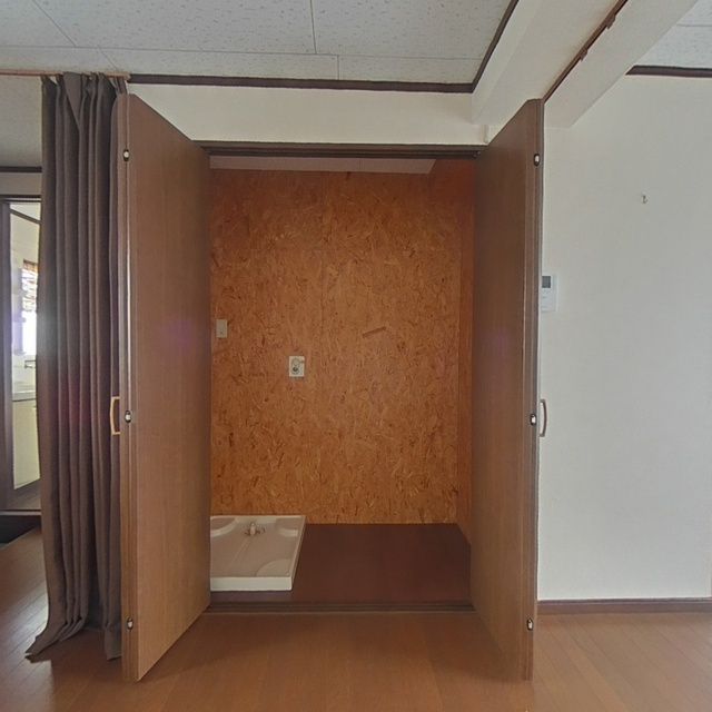 辻忠第一ビルの設備|室内洗濯機置き場