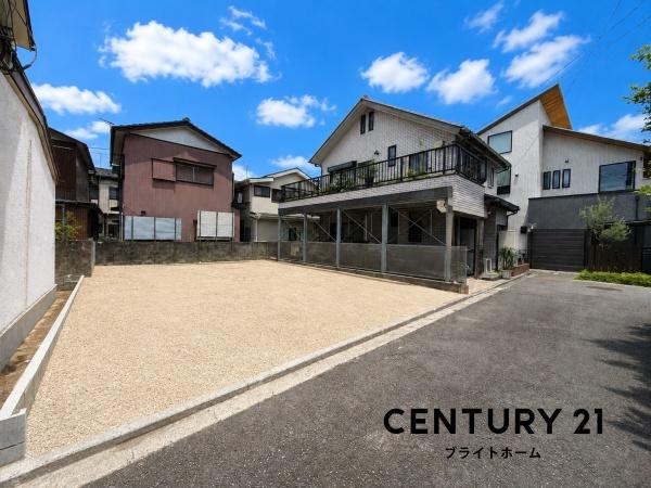 横浜市港北区師岡町の新築一戸建の前面道路含む現地写真|車通りが少ない為、小さなお子様にも安心です。
是非一度、現地へ起こしください。