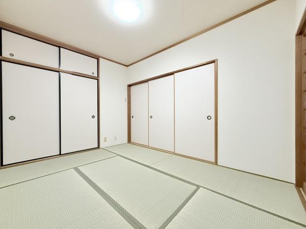 【和室】 | 和室は汎用性が高く様々な使い方ができます♪
収納スペース付きでお部屋もスッキリ片付きますね！